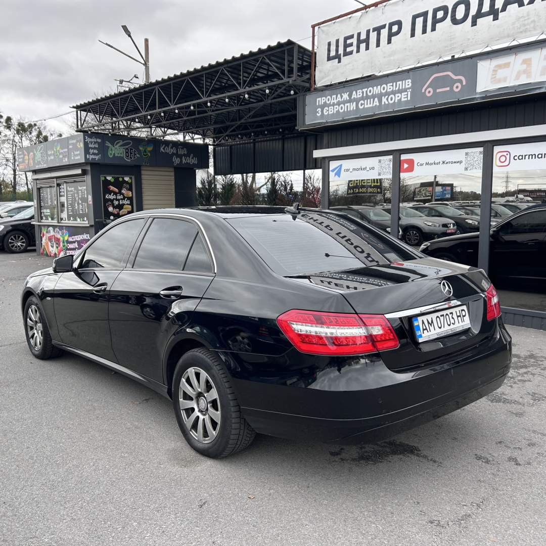 Mercedes-Benz E 220 2011 Mercedes-Benz E 220 2011