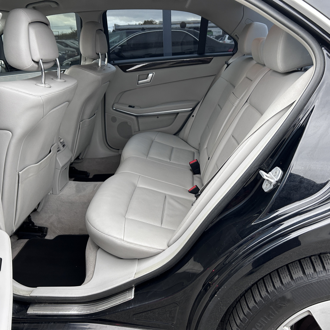 Mercedes-Benz E 220 2011 Mercedes-Benz E 220 2011