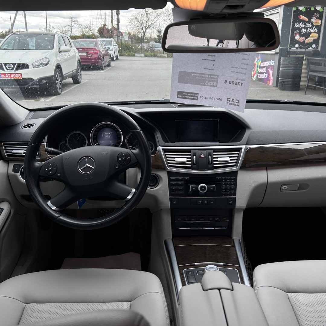 Mercedes-Benz E 220 2011 Mercedes-Benz E 220 2011