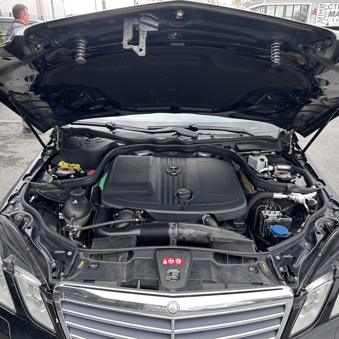 Mercedes-Benz E 220 2011 Mercedes-Benz E 220 2011