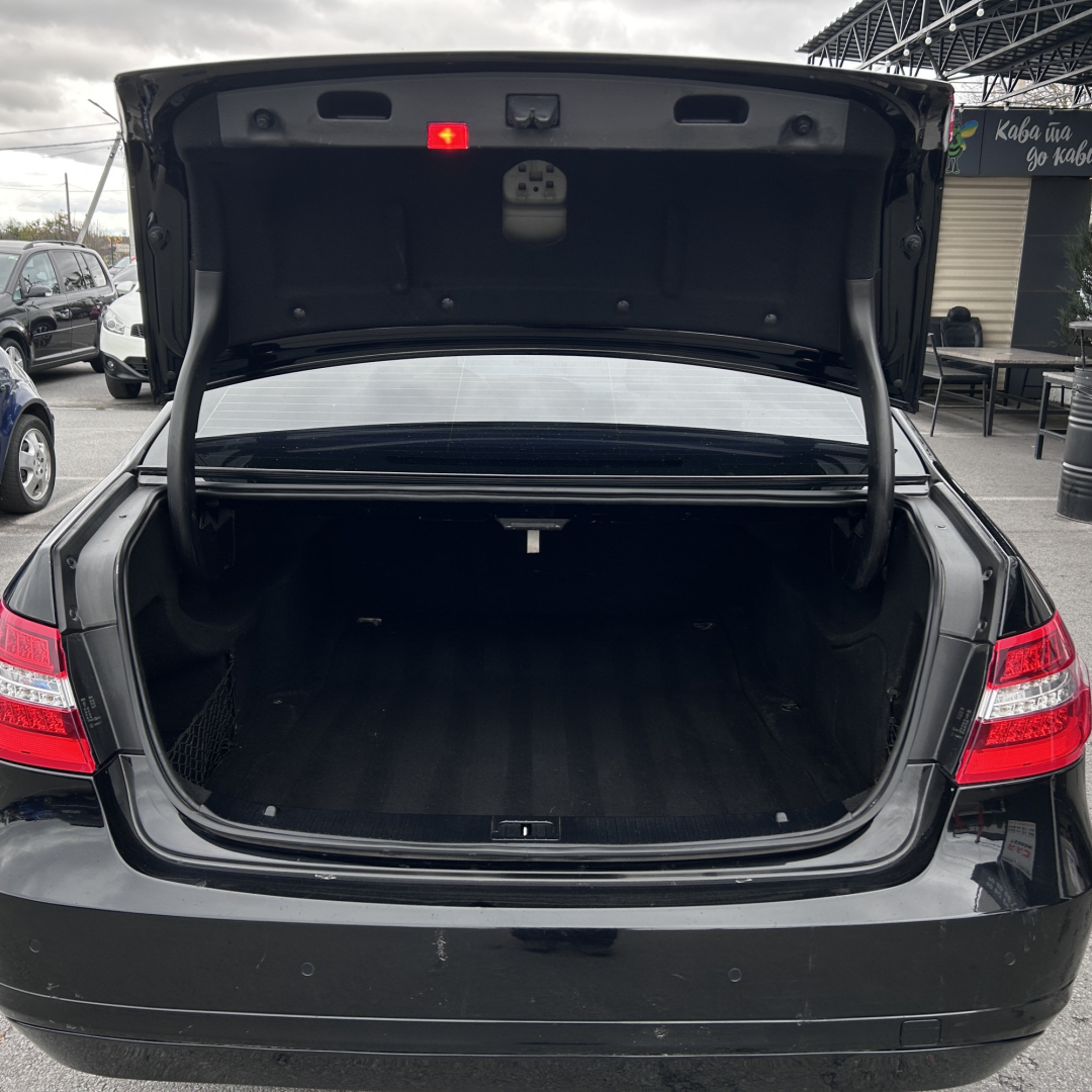 Mercedes-Benz E 220 2011 Mercedes-Benz E 220 2011